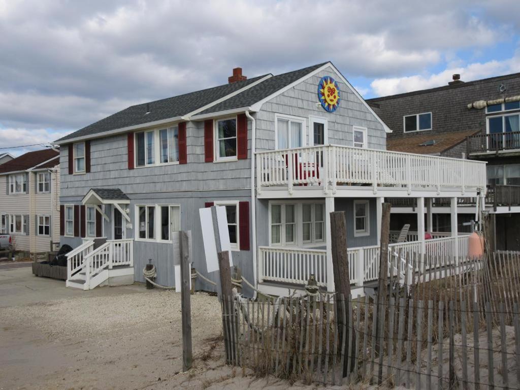 Peahala Park Oceanfront Duplex With Oceanviews!, Brant Beach (updated