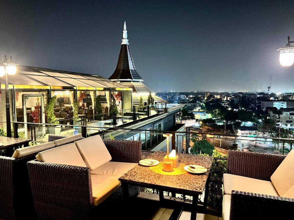 Sky dome resotel - โรงแรมสกายโดม รีโซเทล - Housity