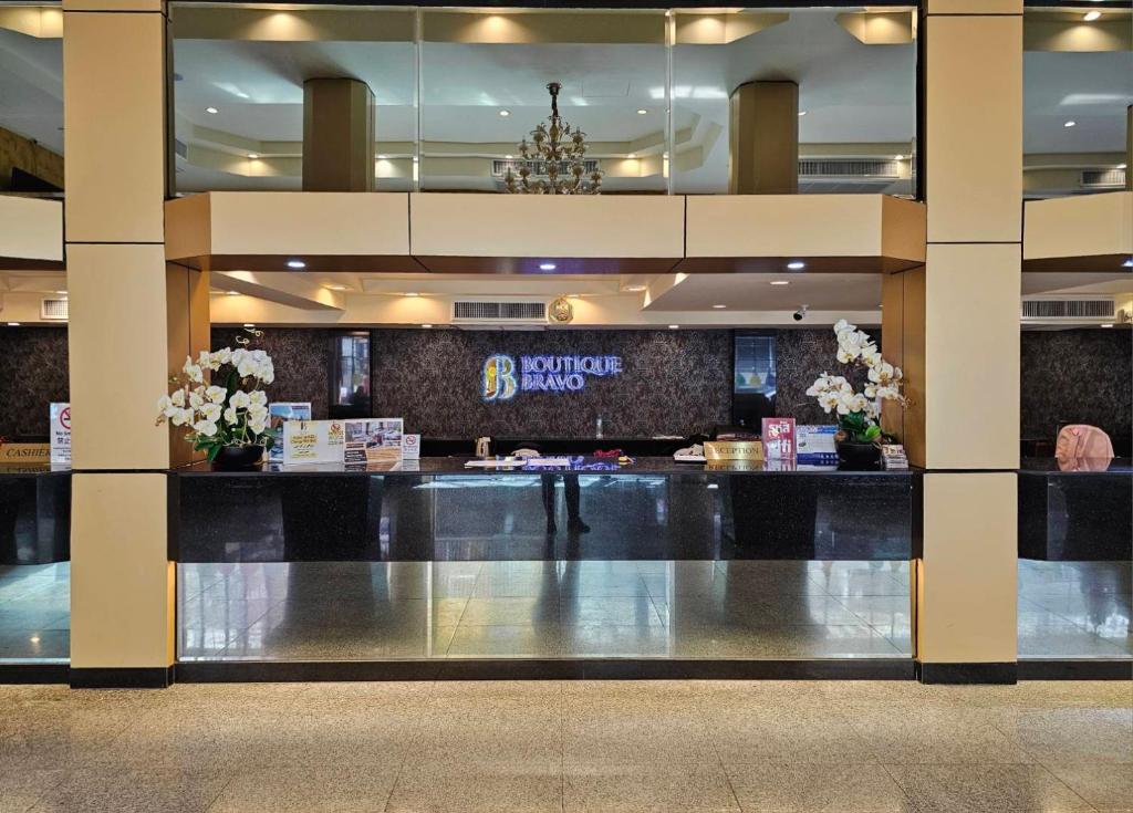 Lobbyen eller receptionen på Boutique Bravo Hotel