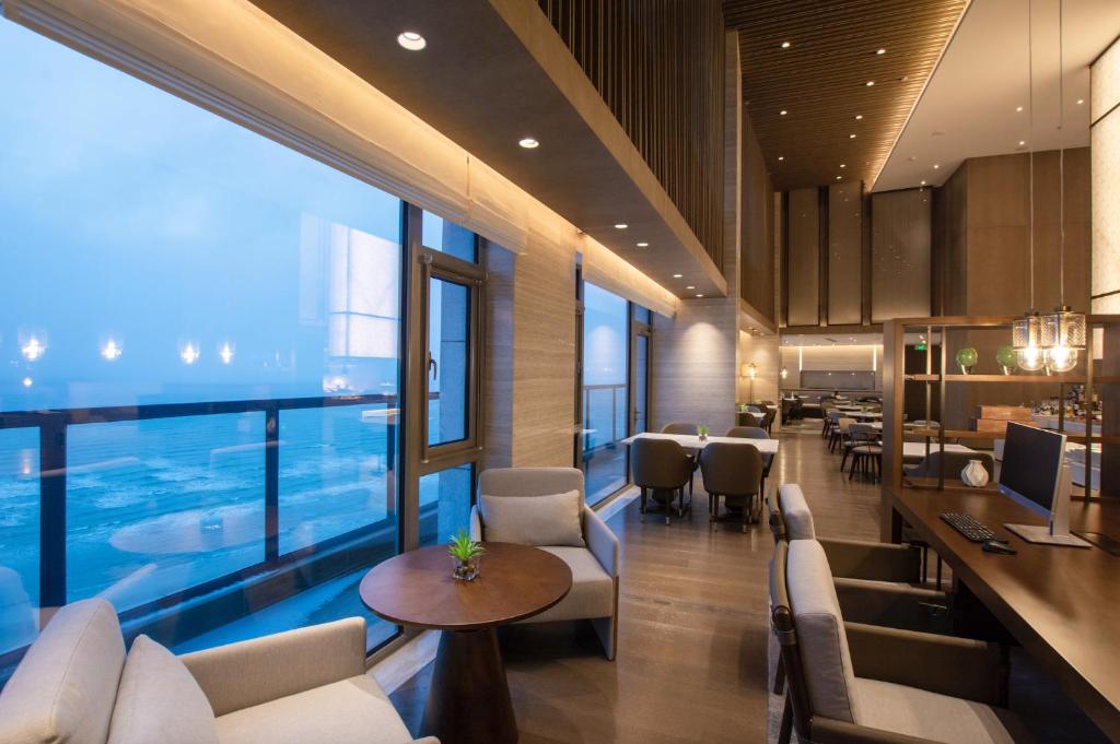 Yantai Marriott Hotel - Ocean View Club Twin Room With Balcony