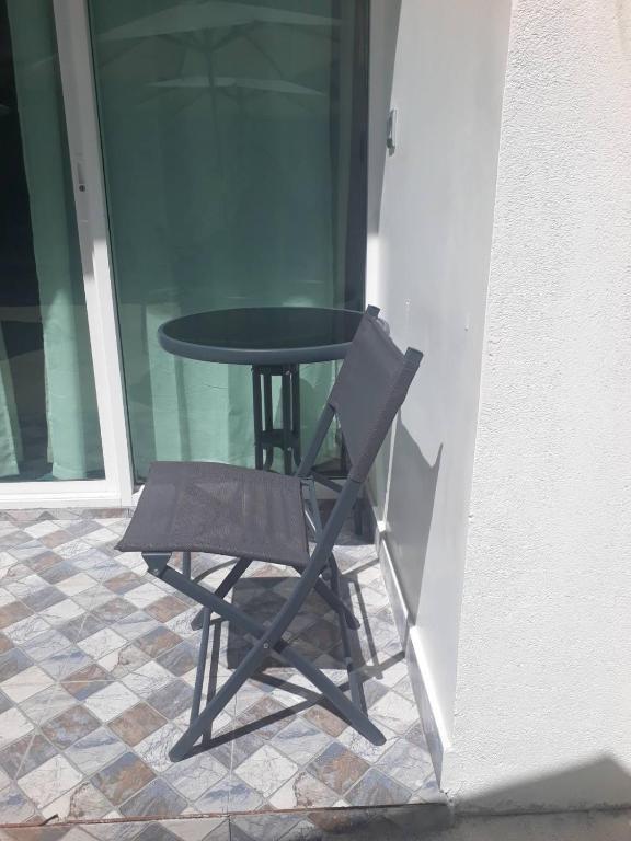 Balkón nebo terasa v ubytování Fulidhoo Hathaa Retreat