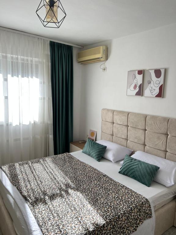 Stay in Tirana Sunny Apartment Located in Center 02