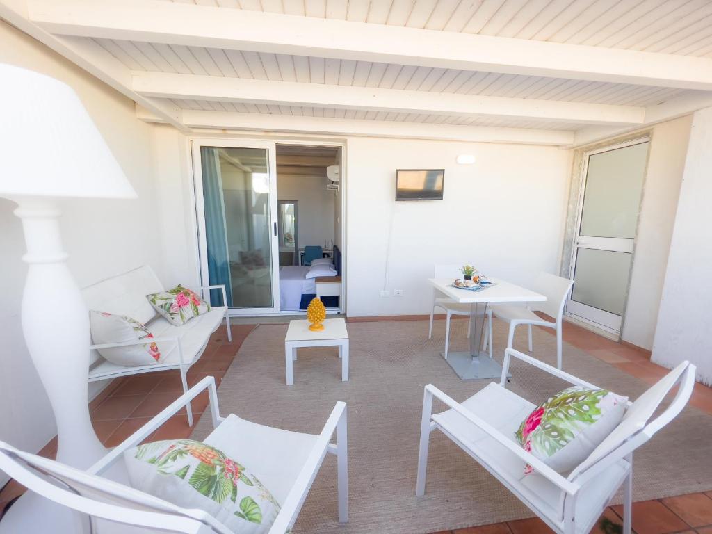 ZIBIBBO SUITES & ROOMS - Aparthotel in Centro Storico a Trapani - Double Room With Terrace
