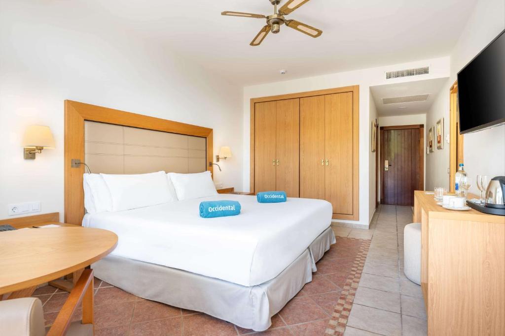 Occidental Jandía Mar - Deluxe Double Room (2 Adultos + 1 Niño)