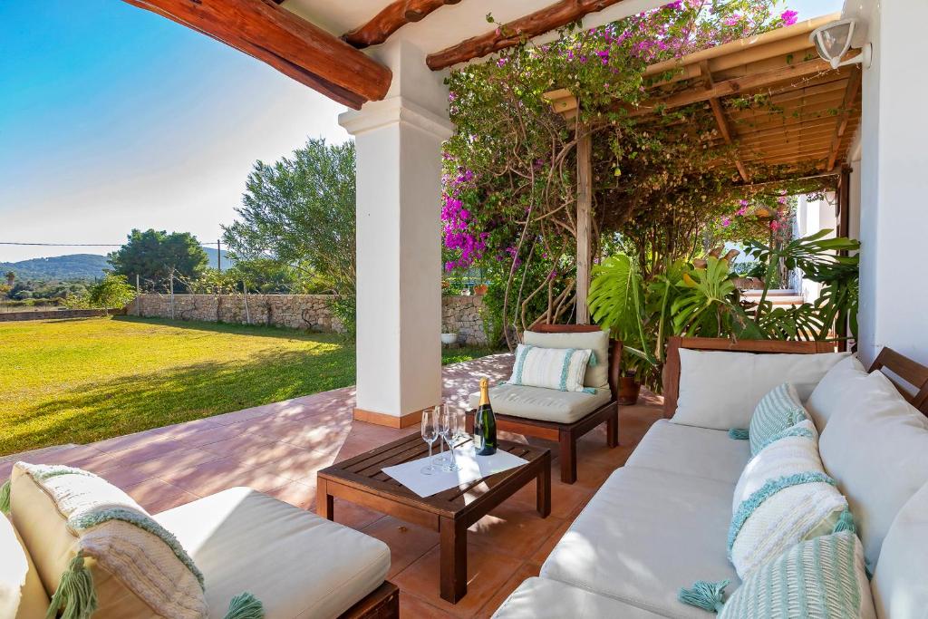 Posezení v ubytování Villa in San Jose sleeps 10 - Sa Vinya