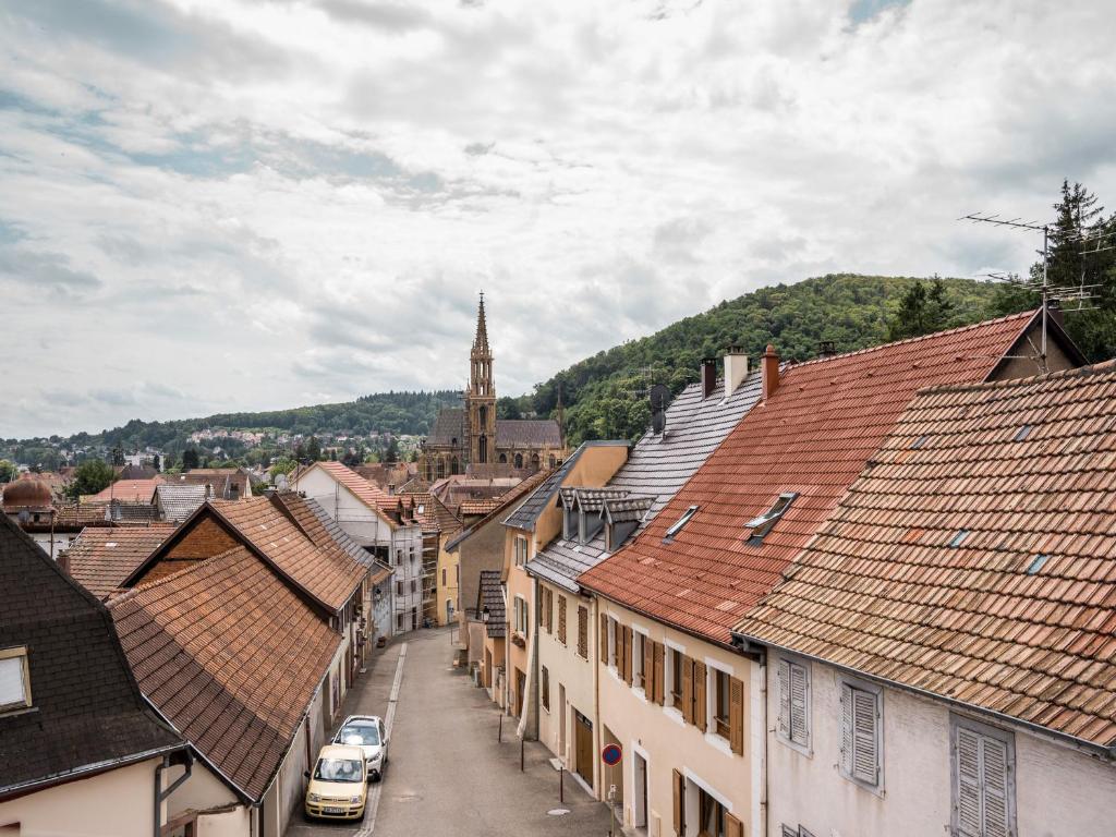 Maison rénovée au cœur de Thann : 3 chambres, cuisine équipée, proche randonnées et villes alsaciennes – photo 19
