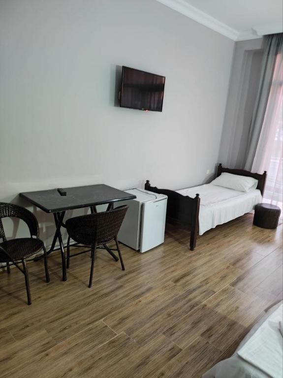 TV a/nebo společenská místnost v ubytování FRESH Hotel Kobuleti