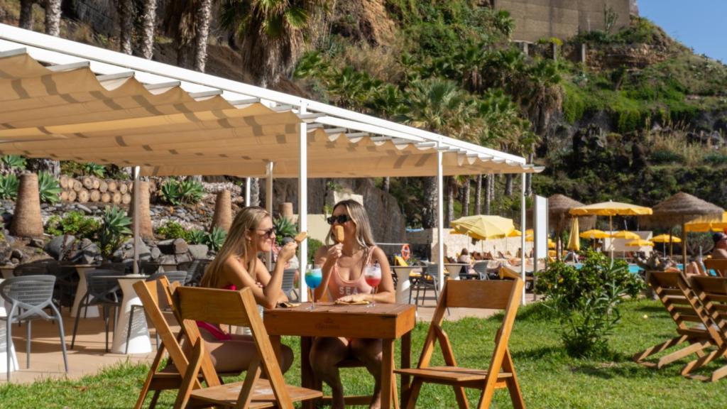 Hotel Orca Praia - Resim 36