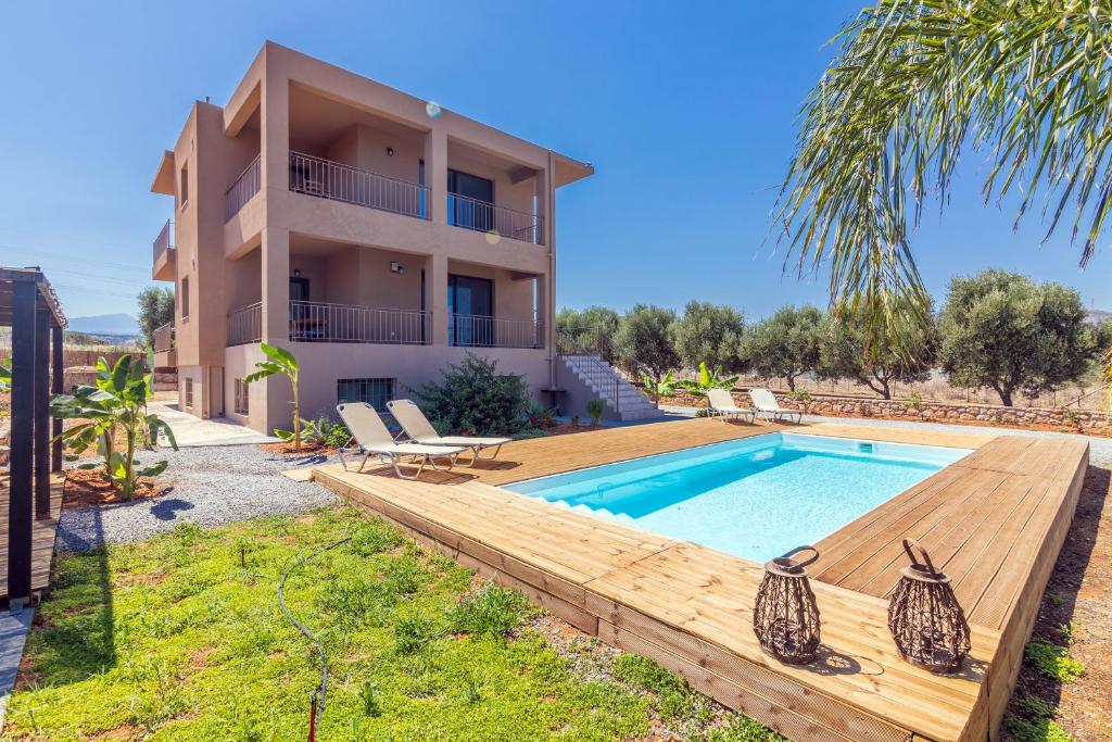 ΓΗorganic farm and houses.