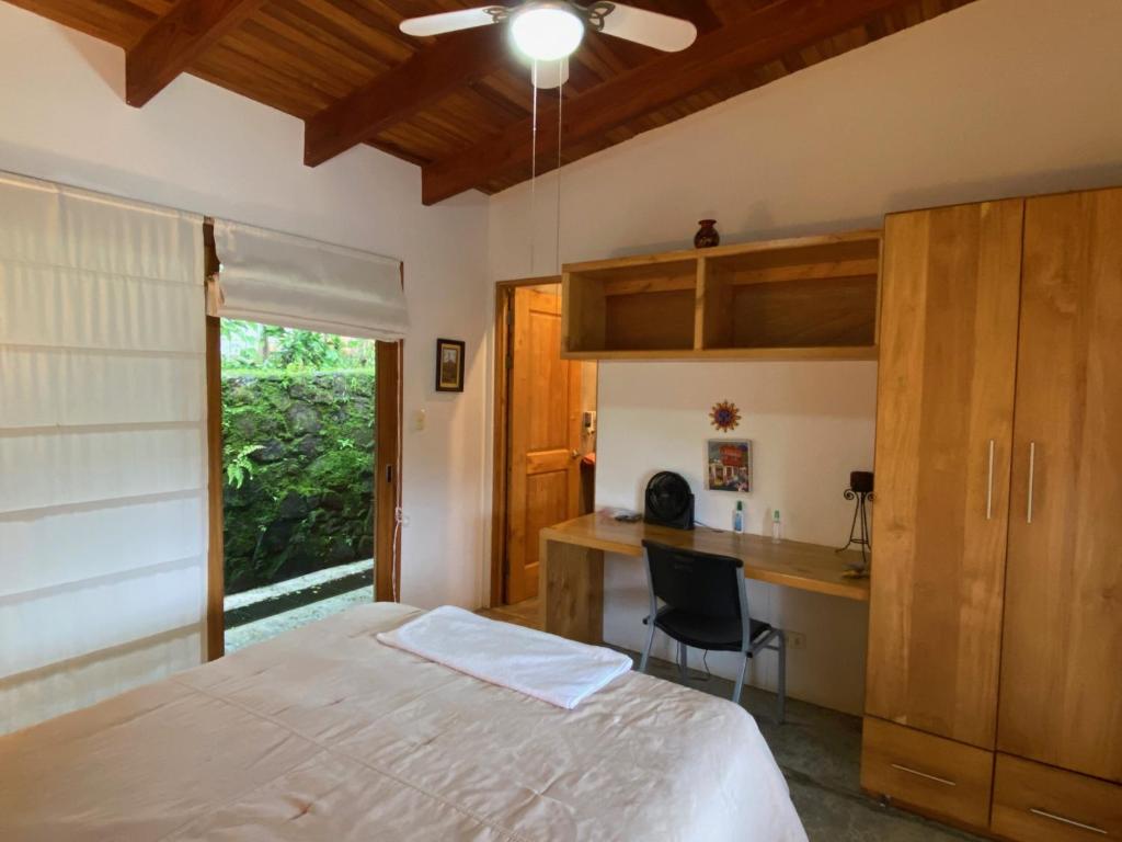 Postel nebo postele na pokoji v ubytování Casa Amanecer Bed & Breakfast
