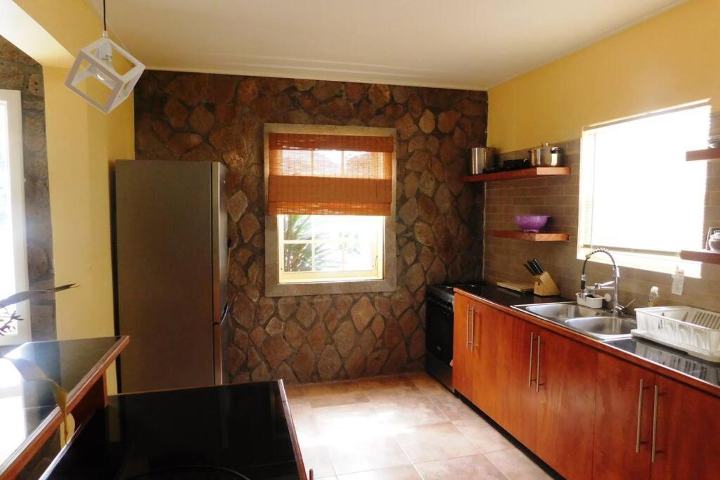 Köök või kööginurk majutusasutuses Tropical Home Oasis