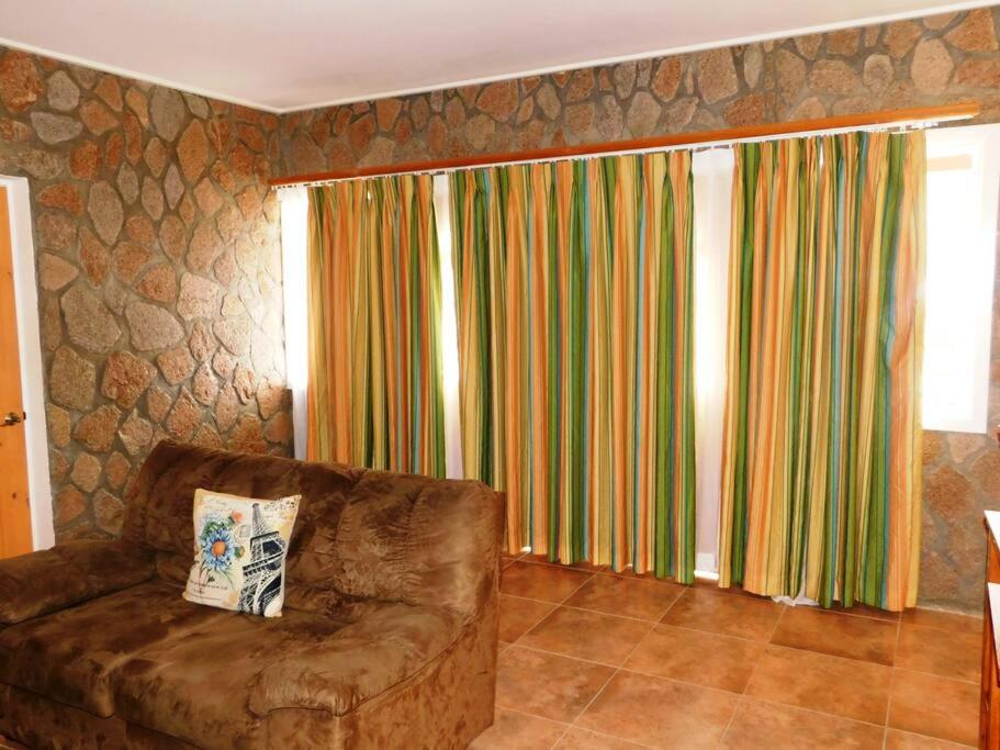 Istumisnurk majutusasutuses Tropical Home Oasis