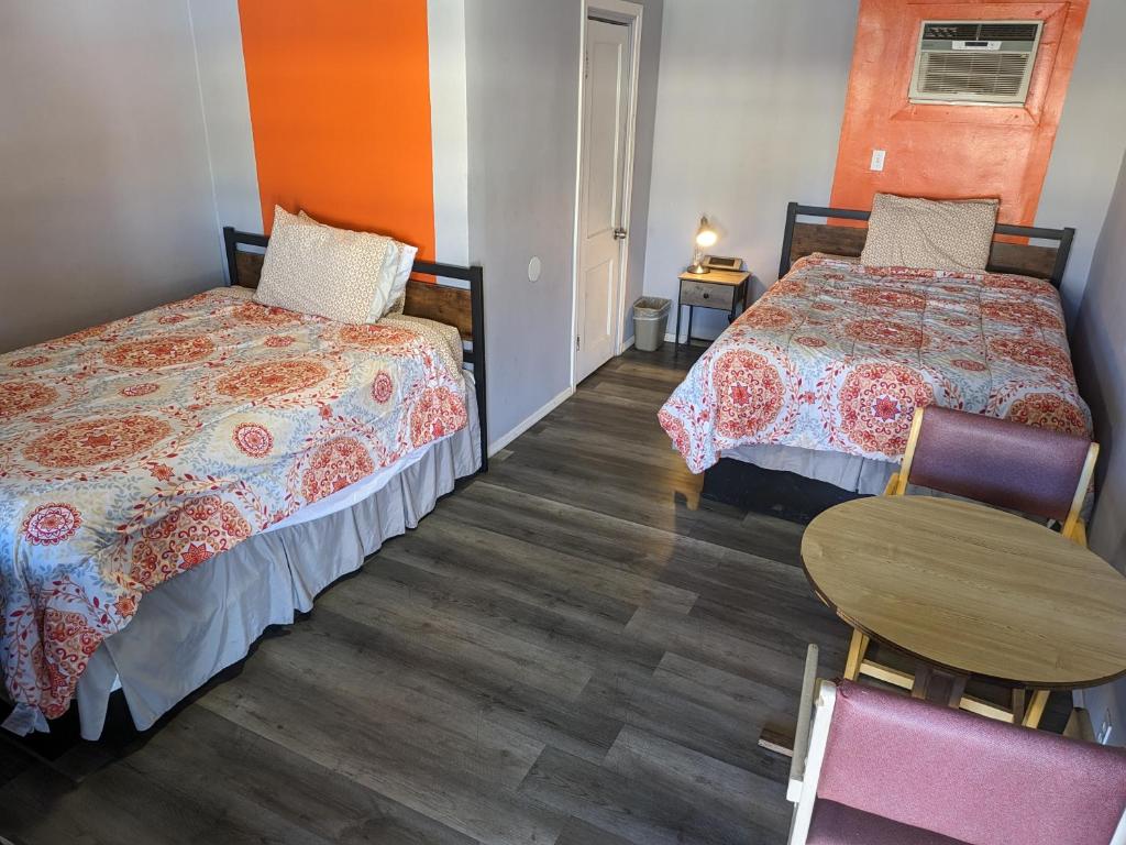 El Rey Motel - Deluxe Double Room With Two Double Beds