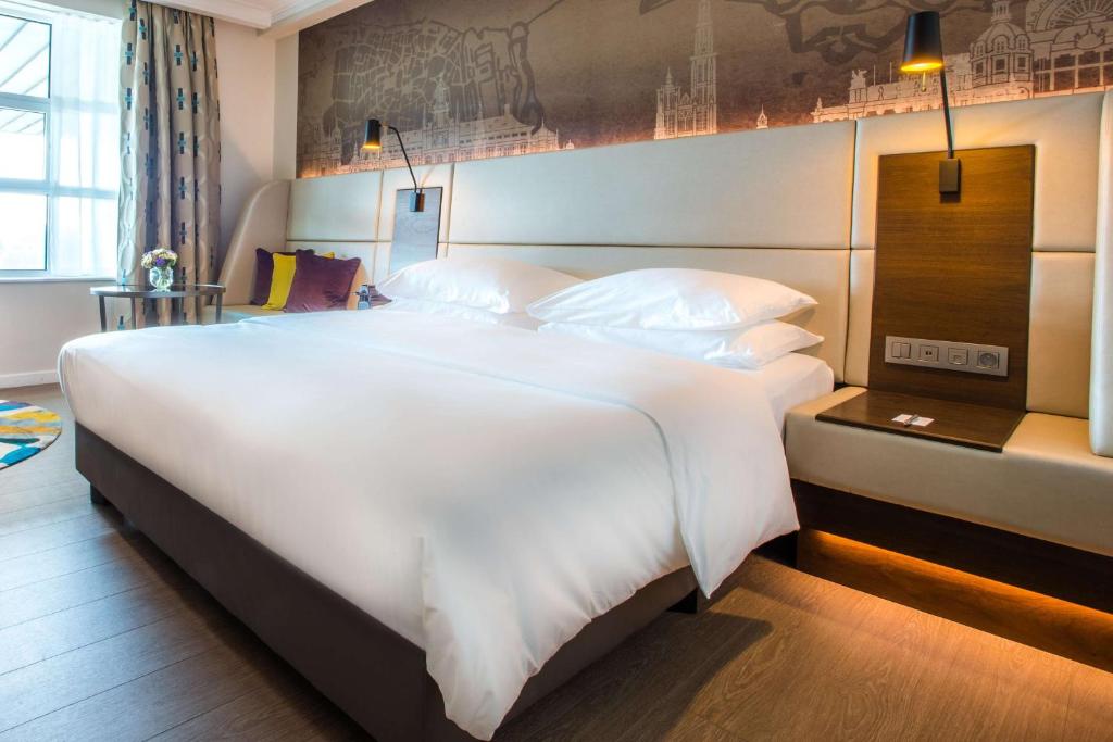 Postel nebo postele na pokoji v ubytování Radisson Blu Hotel, Antwerp City Centre