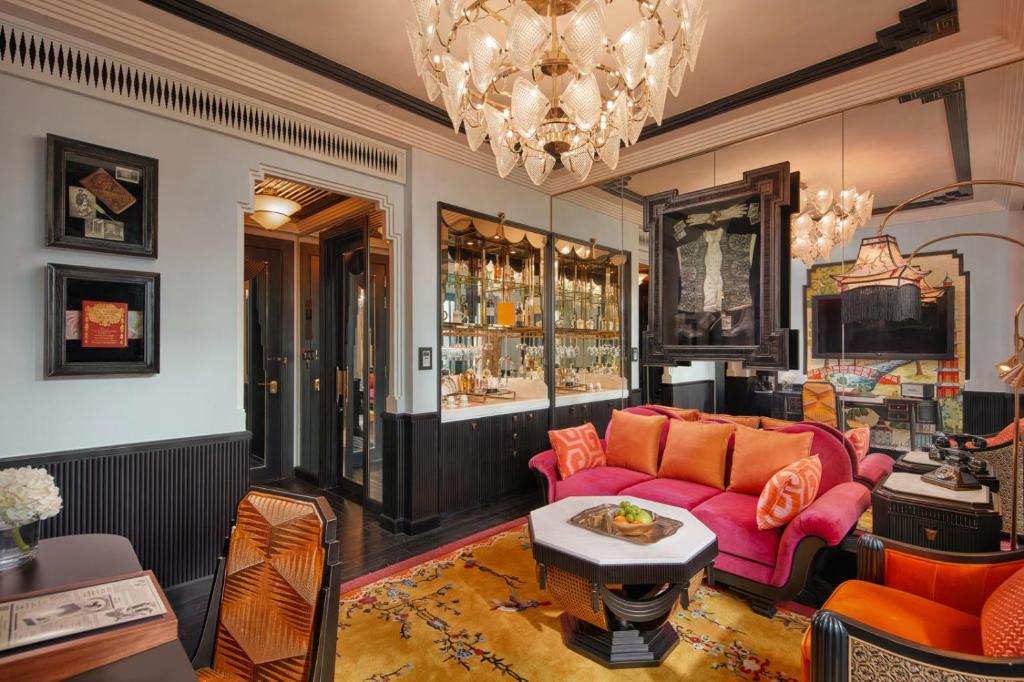 Suite Cổ Điển Nhìn Ra Nhà Hát Lớn