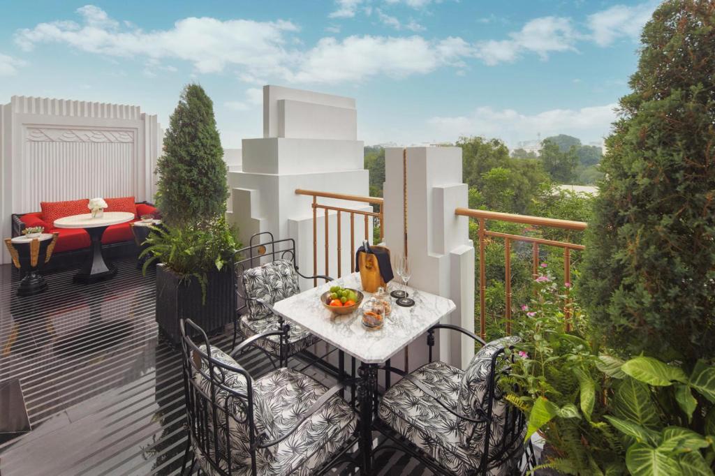Suite Cổ Điển Nhìn Ra Nhà Hát Lớn