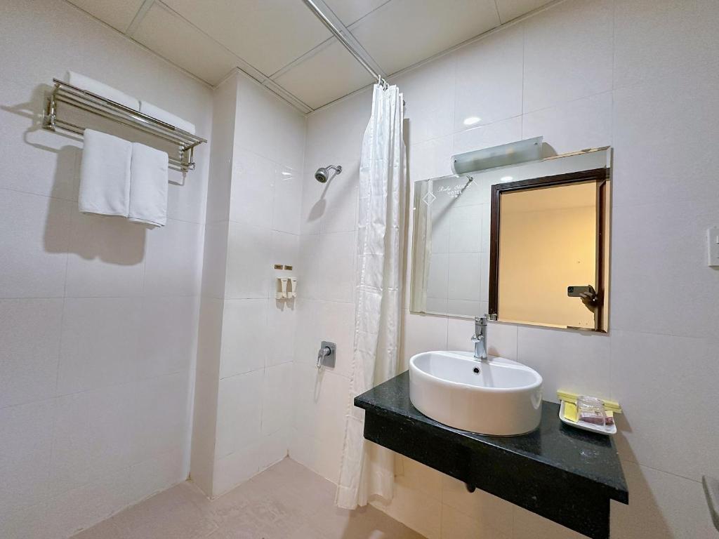 Ruby Star Hotel- Near Bến Thành Market - Superior Double Room