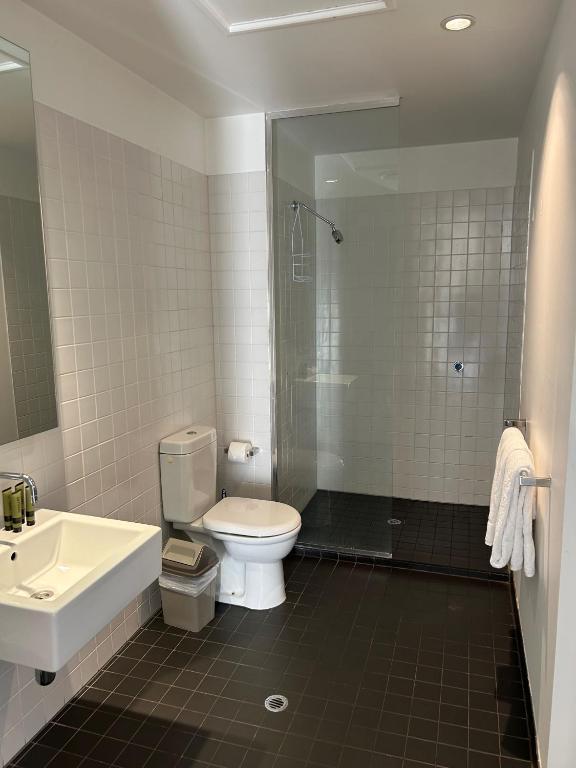 Adele Apartment Hotel East Melbourne - Studio Apartment