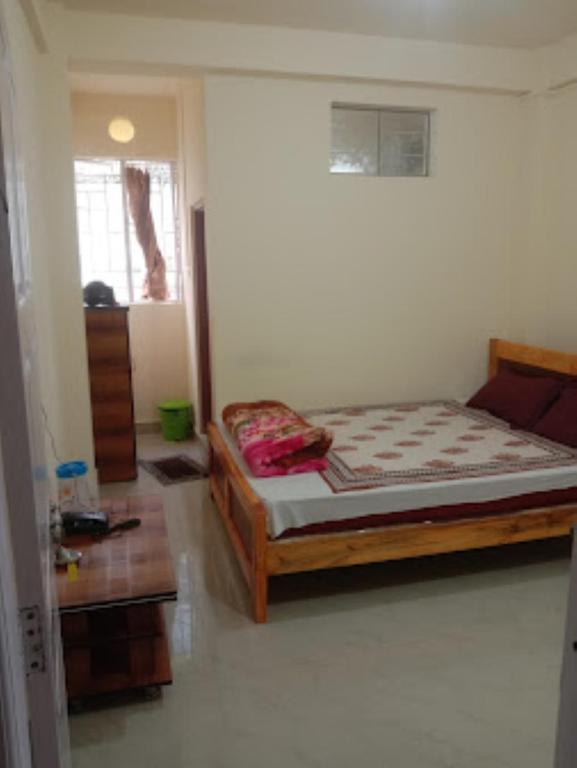 DAMEKI GUEST HOUSE , Shillong - Deluxe Queen Room