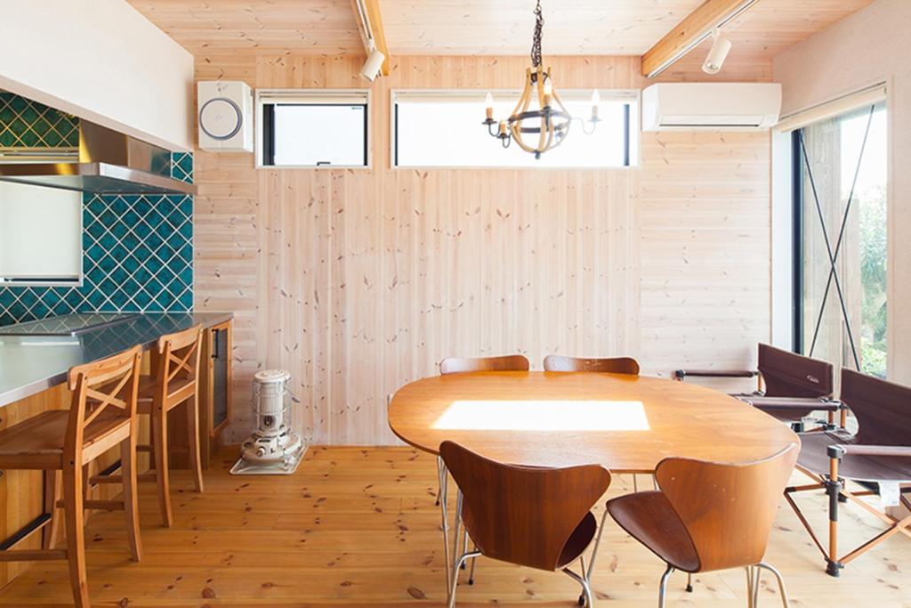 Posezení v ubytování Minami Hayama Seaside Cabin -南葉山シーサイドキャビン-