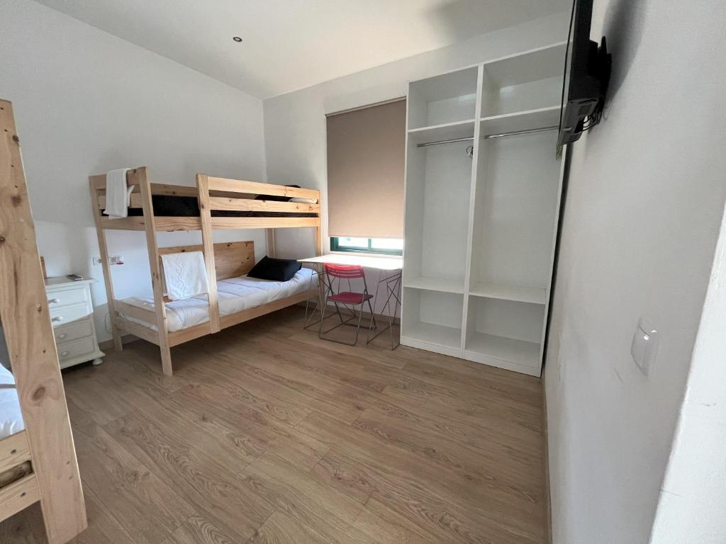 Pensión Galicia - Quadruple Room With Shared Bathroom