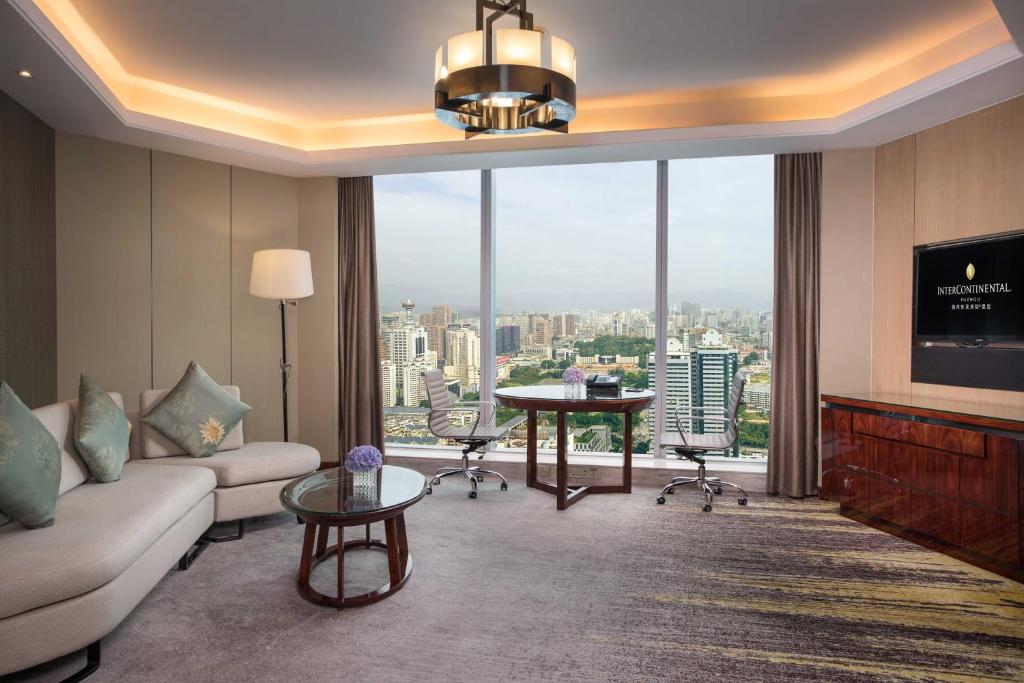 TV a/nebo společenská místnost v ubytování InterContinental Fuzhou