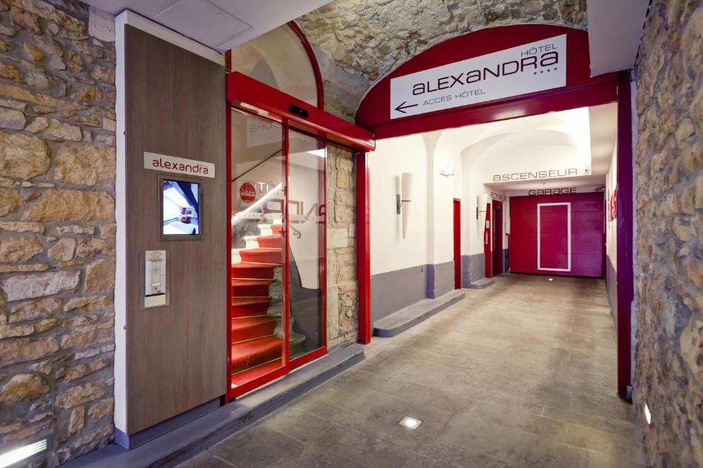 Alexandra - Resim 23