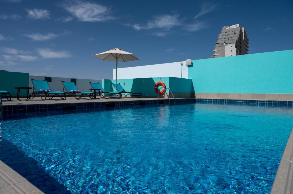 فضای داخلی Premier Inn Dubai Silicon Oasis - An Emirates Group Company در دبی - تصویر ۳
