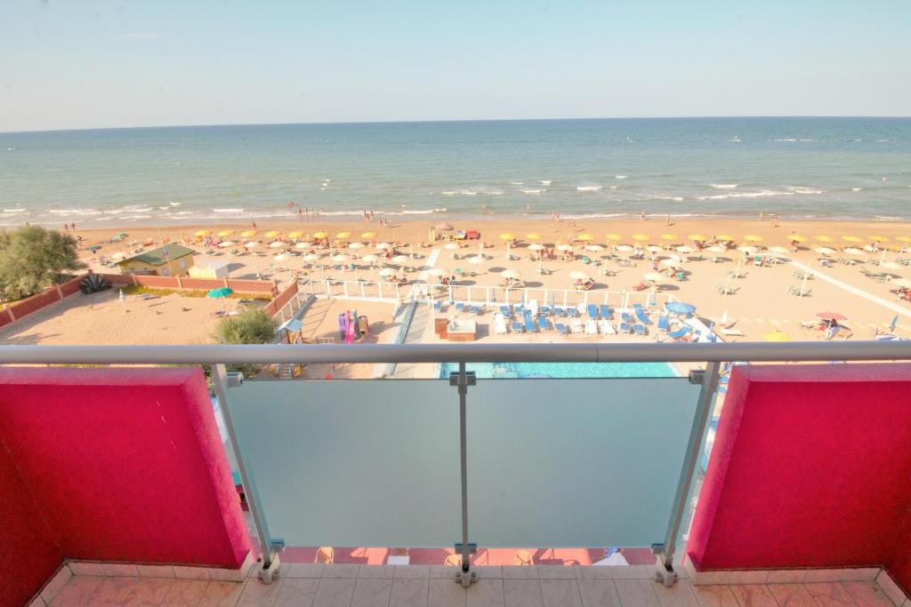 Nespecifikovaný výhled na moře nebo výhled na moře při pohledu z hotelu