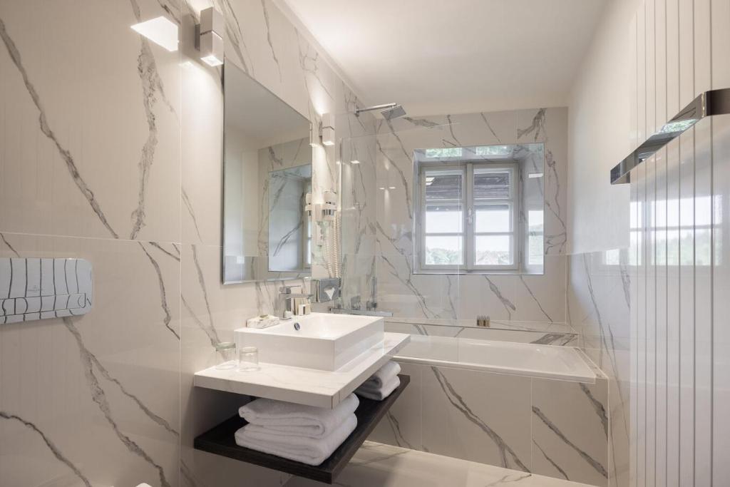 Bellevue Hotel Ceský Krumlov - Resim 17