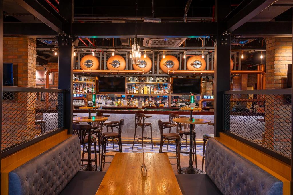 Premier Inn Dubai International Airport - Resim 45