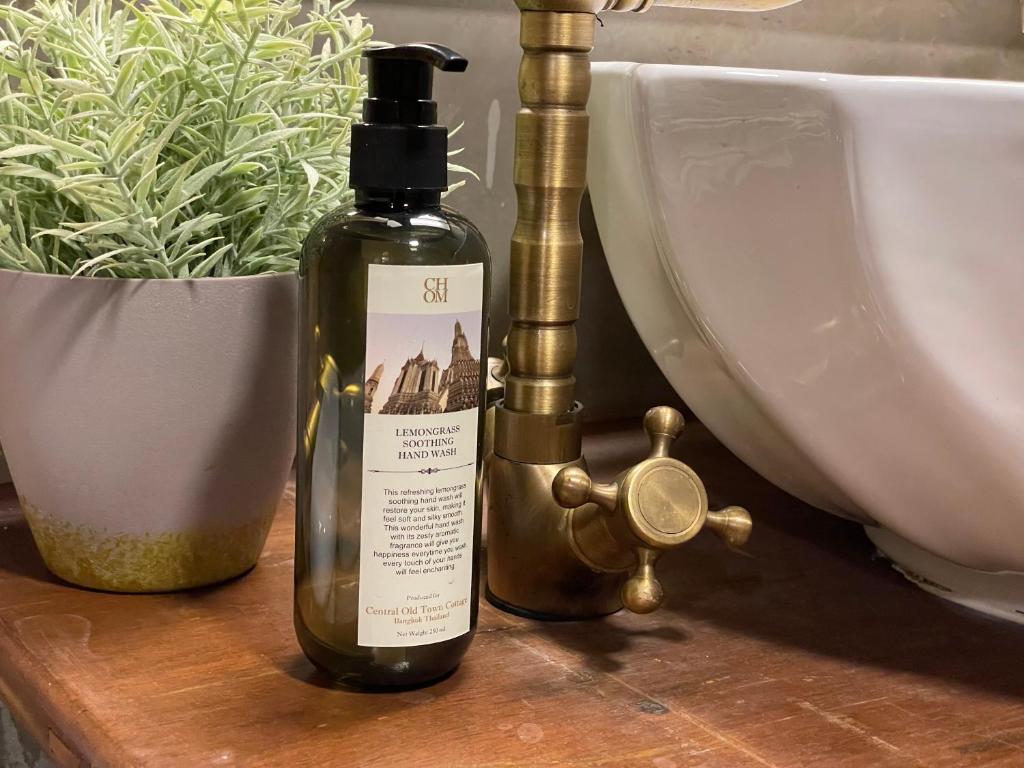 Central Old Town Cottage - 19