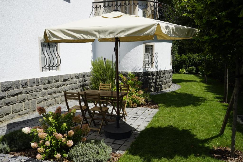 A garden outside Vértessy ház
