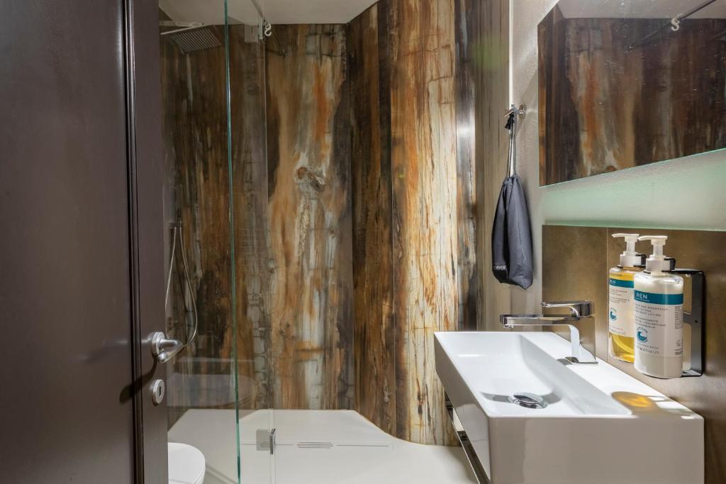 Numa Florence Felice - Resim 42