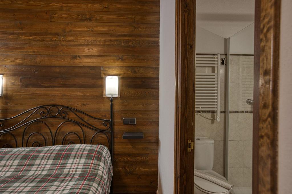 Nastura Casa Rural L'Art - Luxe Tweepersoonskamer Met Balkon