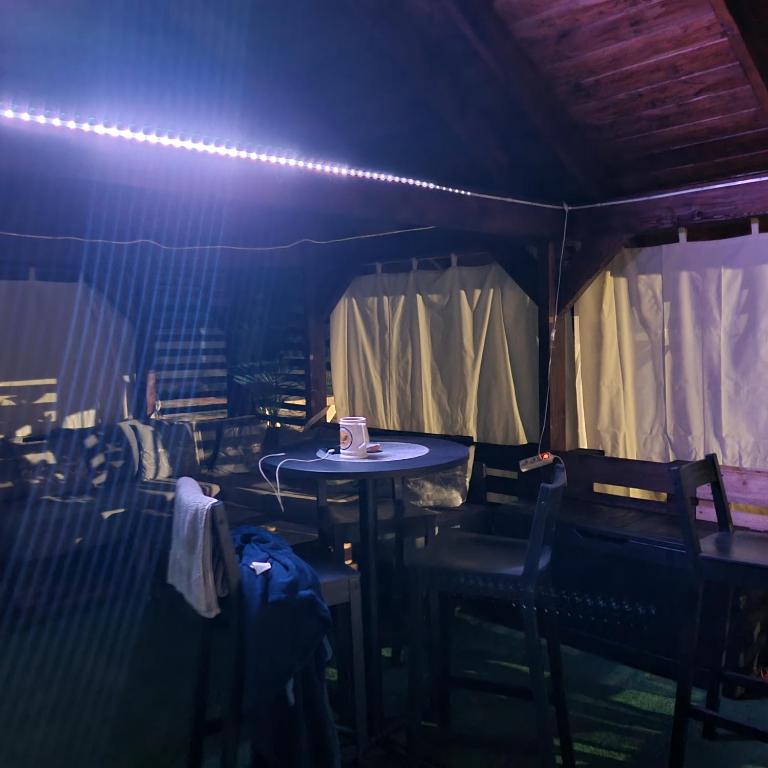 Restauracja lub miejsce do jedzenia w obiekcie Villa Akacjowa