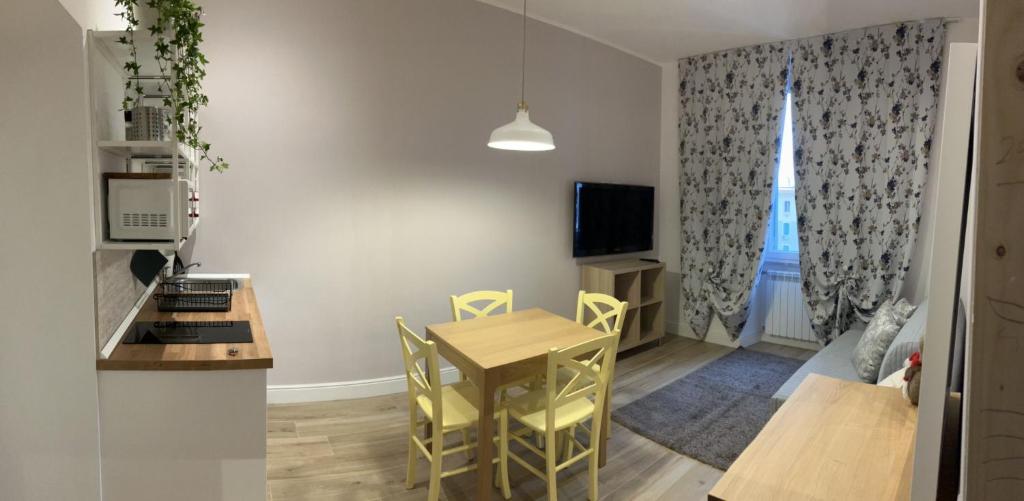 A television and/or entertainment centre at Dimora del Papa apartments