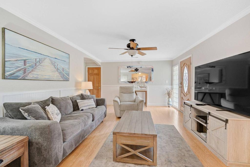 TV/trung tâm giải trí tại Palm Tree Paradise