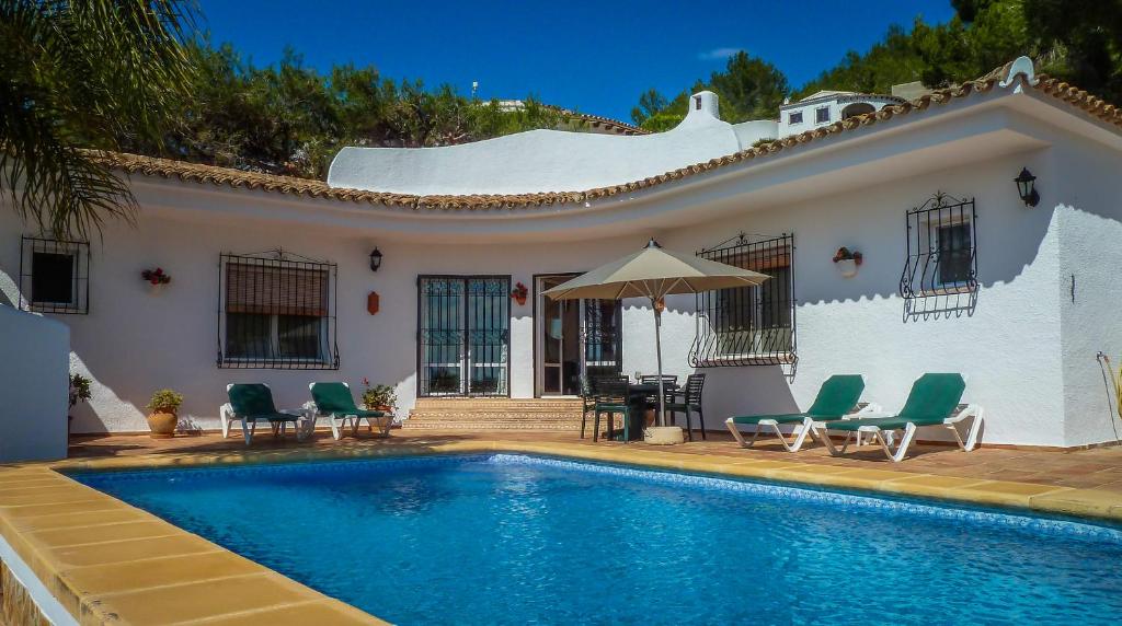 Villa Almoradi - Beautiful Villa with Private Pool Moraira - Housity