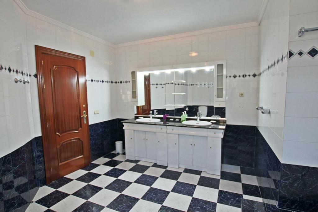 Kuchyň nebo kuchyňský kout v ubytování TESS Villa Paradise