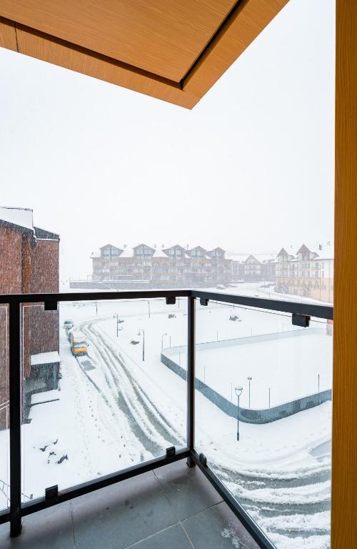 New Gudauri Sweet Apartment With Fireplace and view The Gondola Lift v zimě