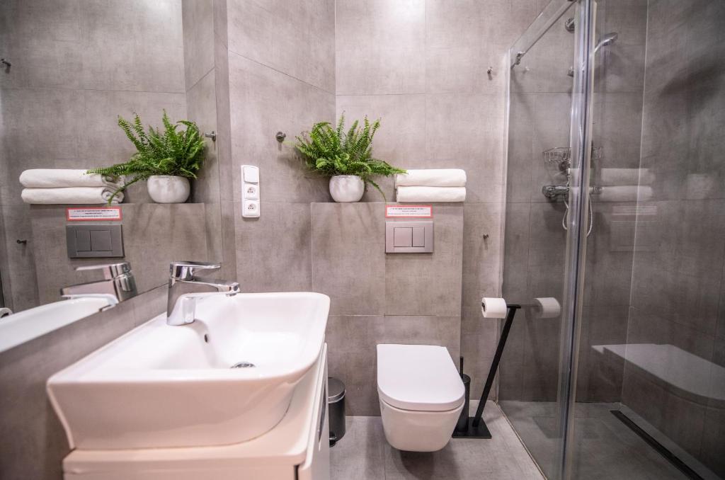 Łazienka w obiekcie Modern Downtown APT - renovated, on ideal location