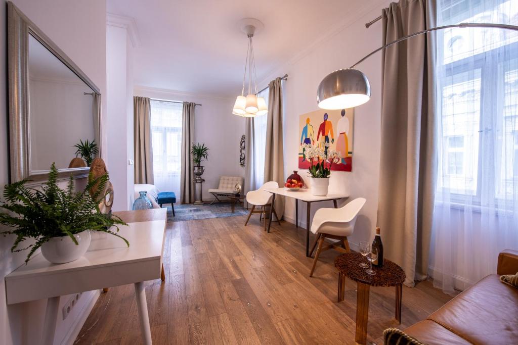Część wypoczynkowa w obiekcie Modern Downtown APT - renovated, on ideal location