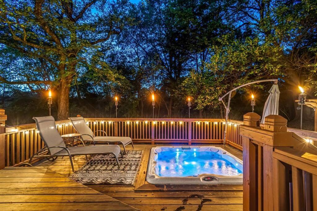 Hillside Hot Tub Hideaway! King Bed / Fire Pit, Nashville (updated