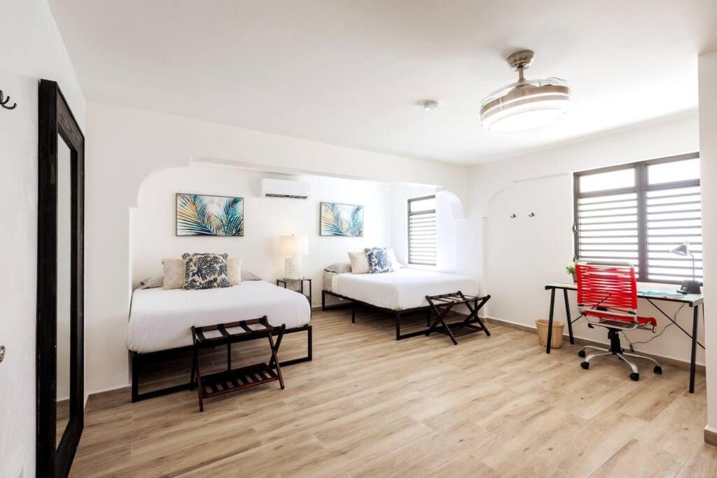 Villa Casa Caleta Modern Duplex with Heated PoolShort Walk to Beach