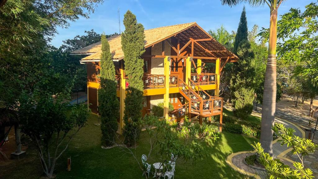 an aerial view of a house with a garden at Pousada Rancho da Serra in Martins