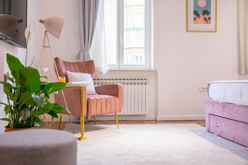 Crown Apartments - 9