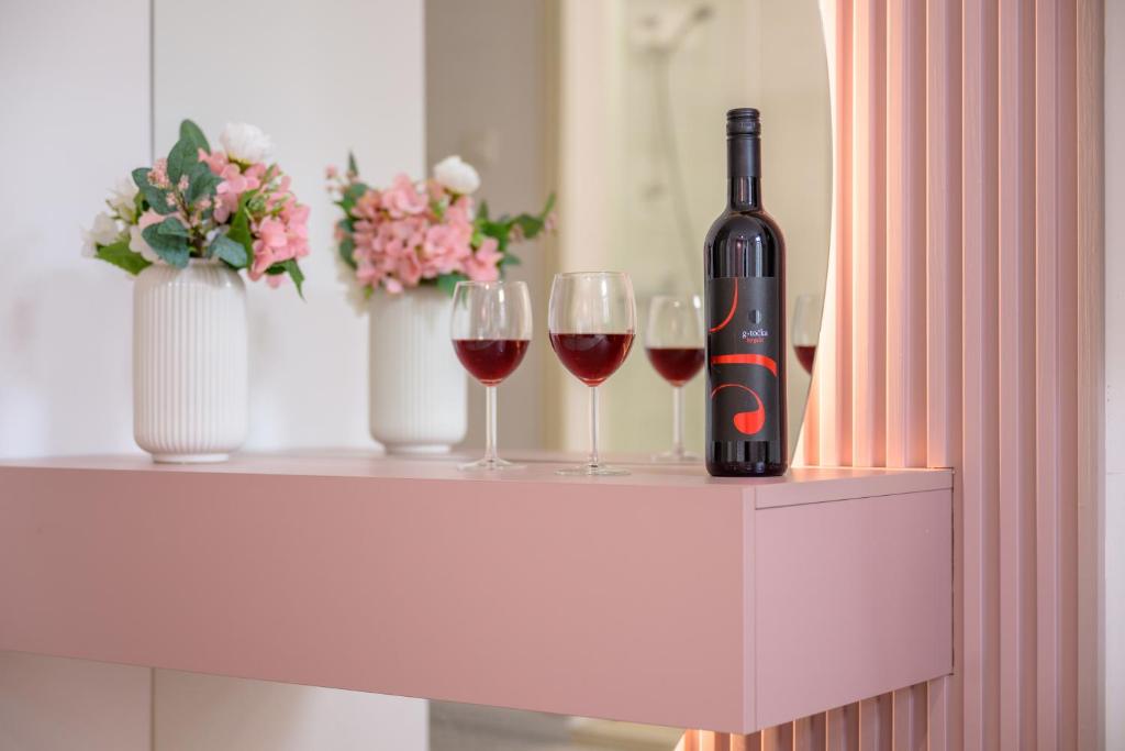 Crown Apartments - 10