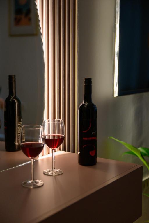 Crown Apartments - 1