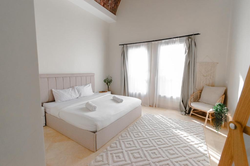Postel nebo postele na pokoji v ubytování Modern Villa in El Gouna (Private Pool & Garden.)